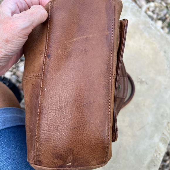 Women's Tan Leather Tote Shoulder Bag - Picture 8 of 12